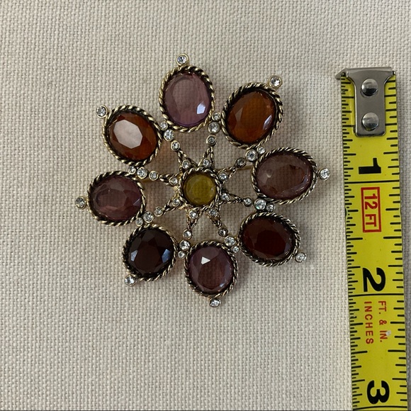 Vintage Monet Brooch - Like New! - Picture 3 of 3